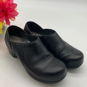 Dansko Black Leather Clog Sz 36 DAN4327A